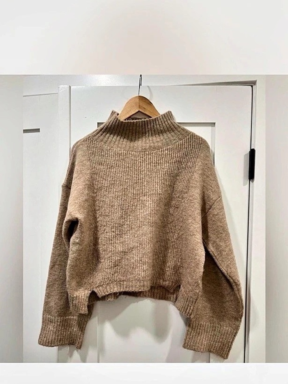 Topshop Turtleneck Sweater in Brown Size Medium